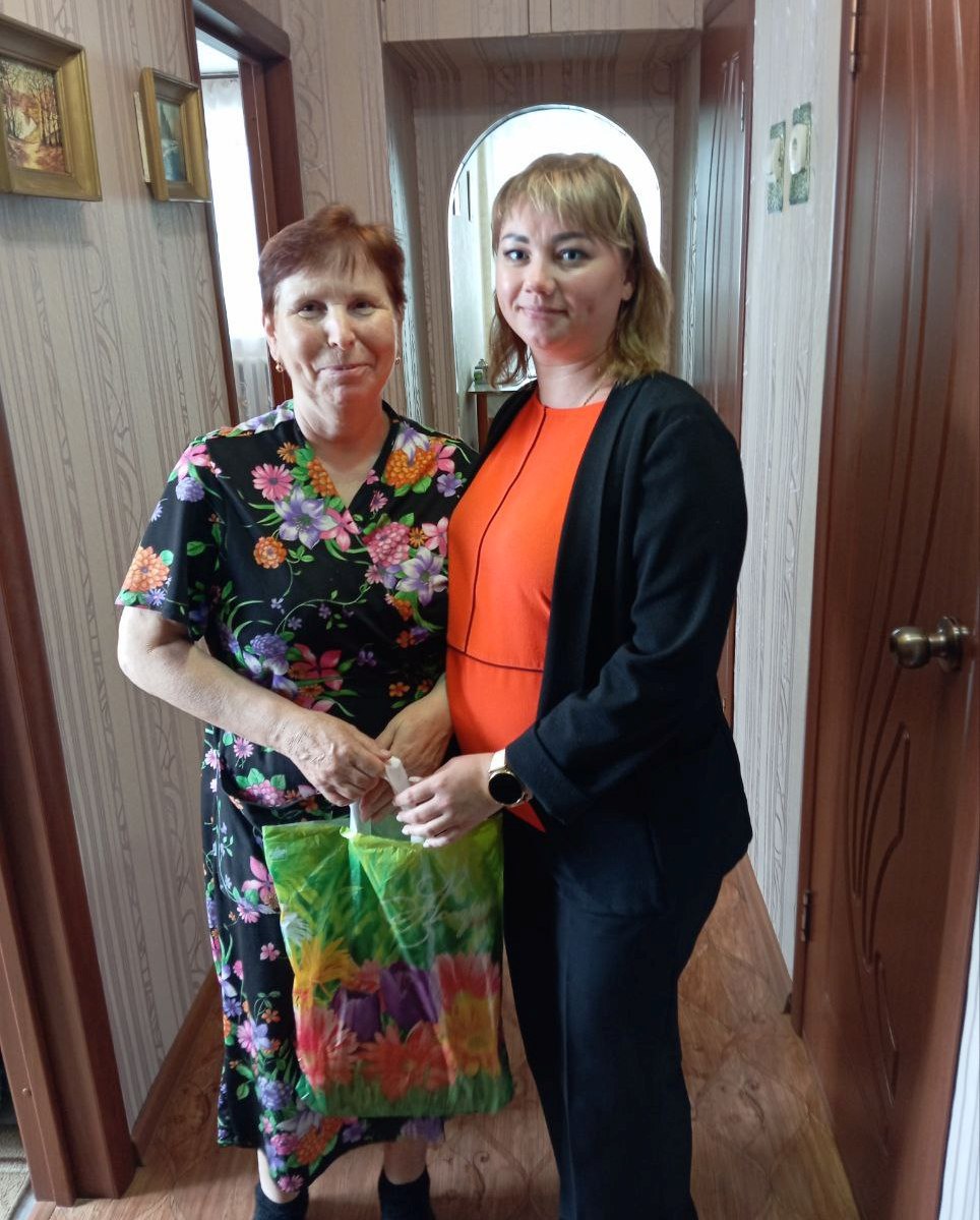 Поздравляем социальных работников