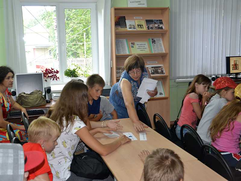 Дети оздоровительного лагеря посетили библиотеку «Отчий край»